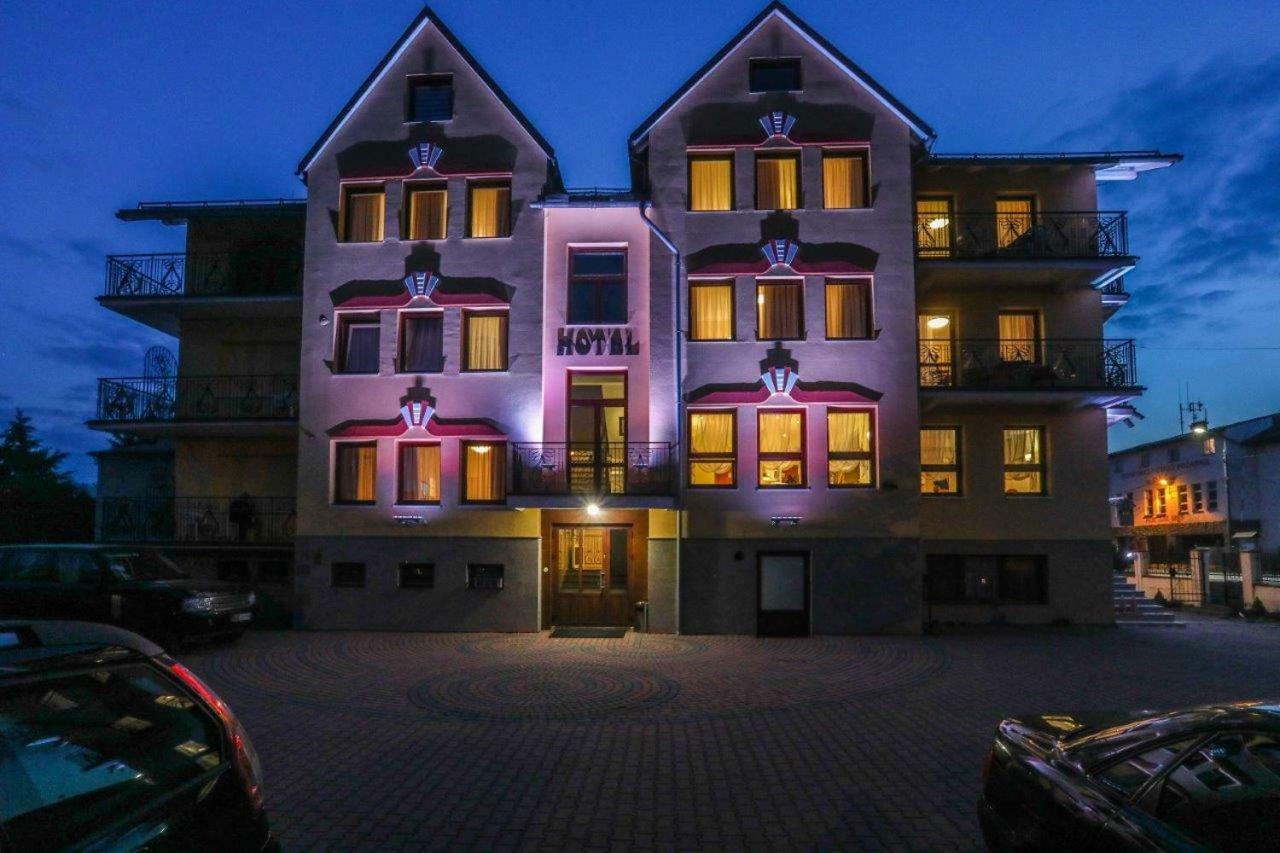 Hotel Milena Milowka Exterior photo